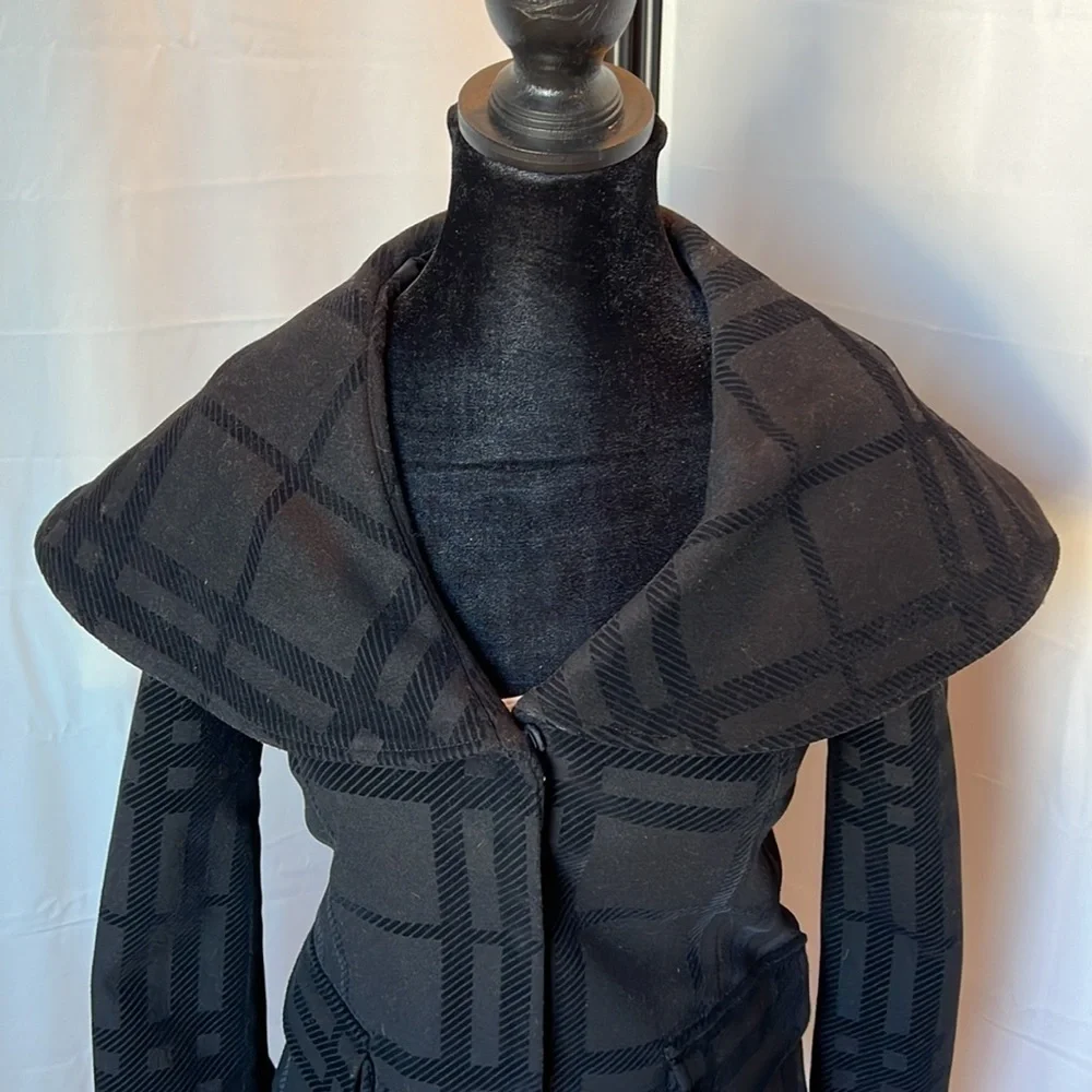 Alice + Olivia Cape Collar Cropped Plaid Wool Jacket - Picture 2 of 9
